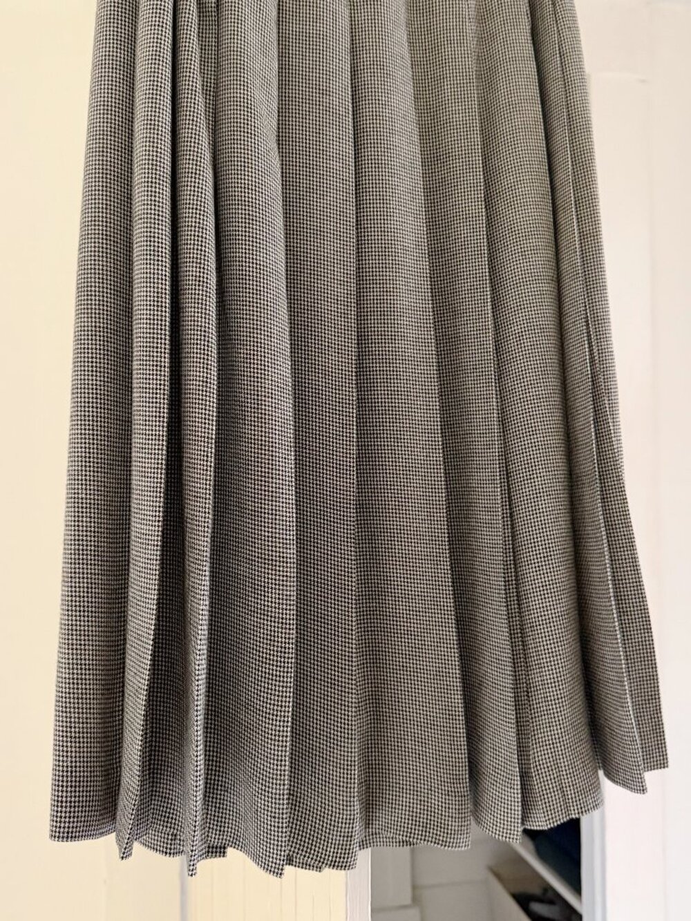 Christian Dior The Suit Vintage 80s Houndstooth Pleated Midi Skirt Size 6 - Picture 8 of 10